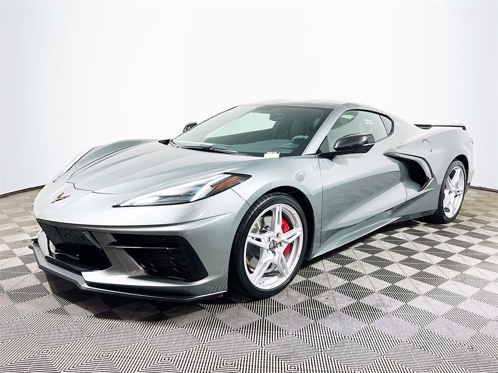 Used 2022 Chevrolet Corvette Stingray Coupe w/ Z51 Performance Package image 4