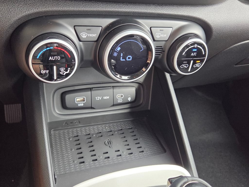 New 2025 Hyundai Venue Limited FWD image 21