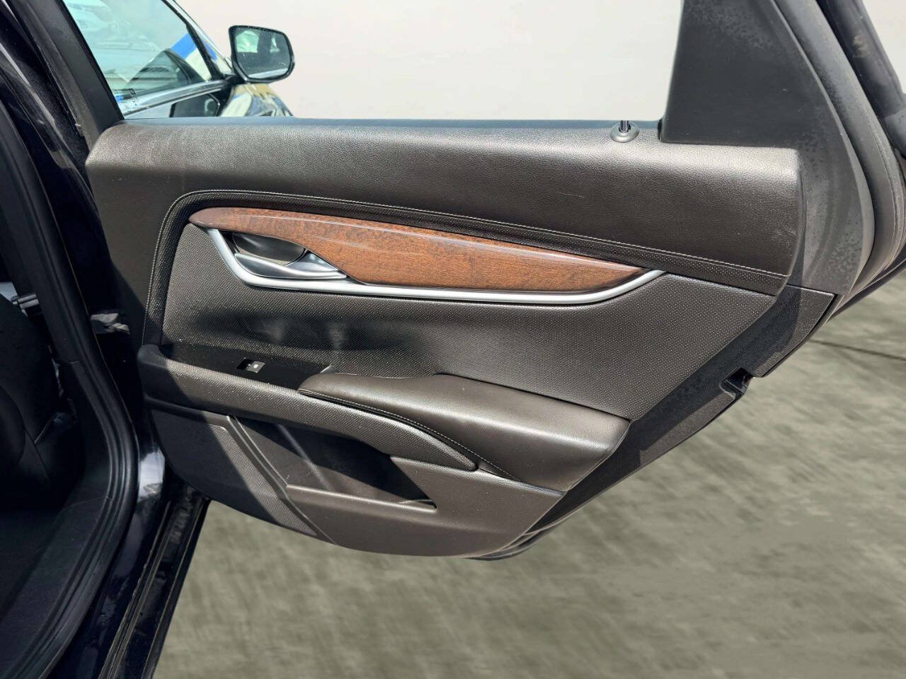 Used 2017 Cadillac XTS Luxury FWD image 24