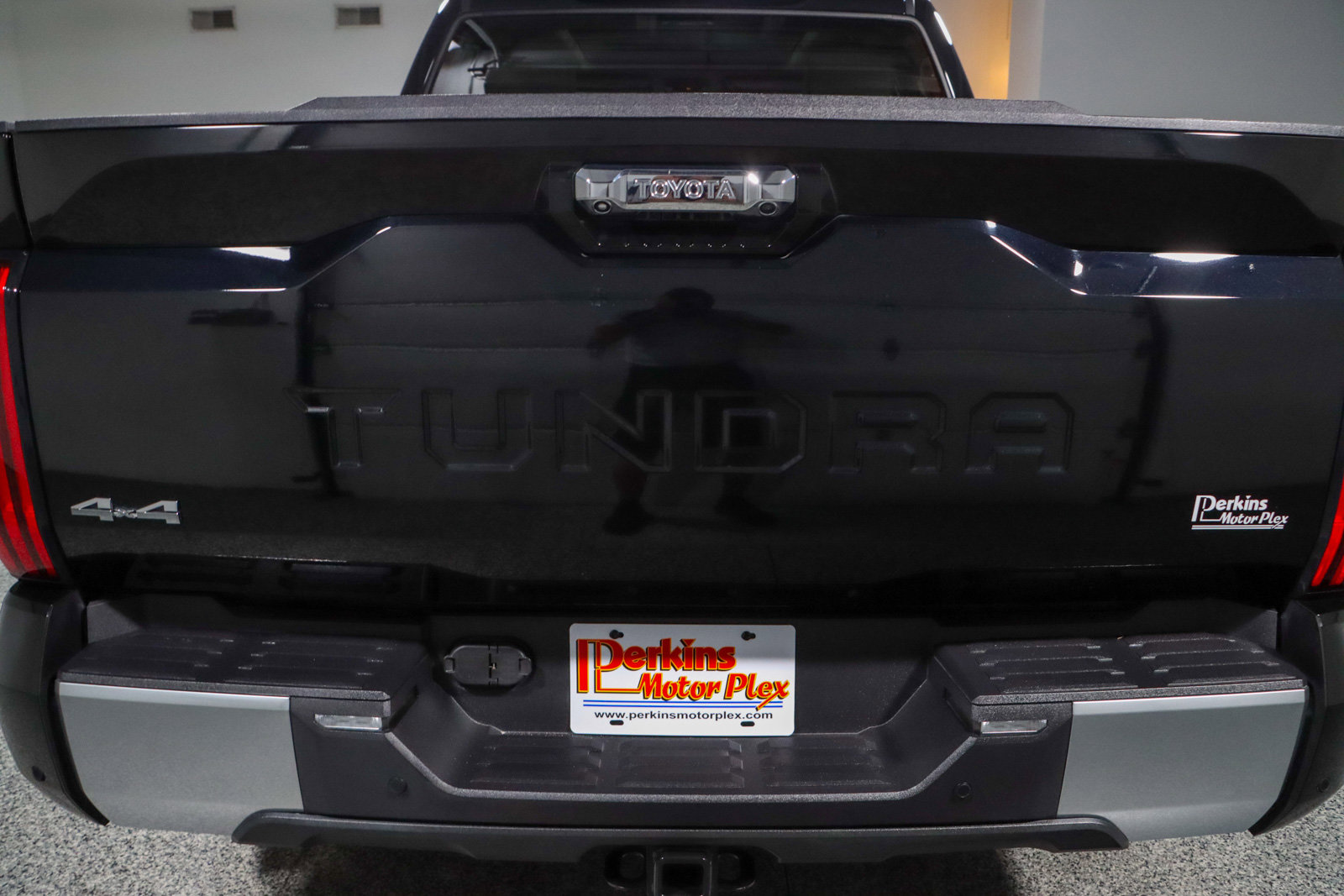 Used 2024 Toyota Tundra Limited image 8