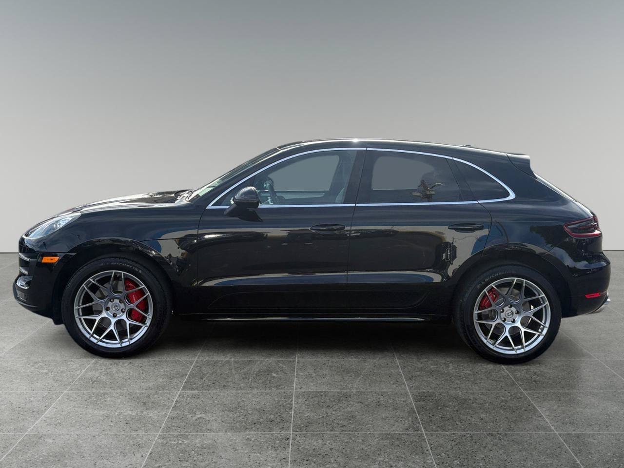 Used 2015 Porsche Macan Turbo AWD/4WD image 5