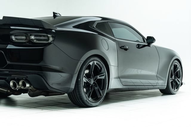 Used 2021 Chevrolet Camaro LT RWD image 13