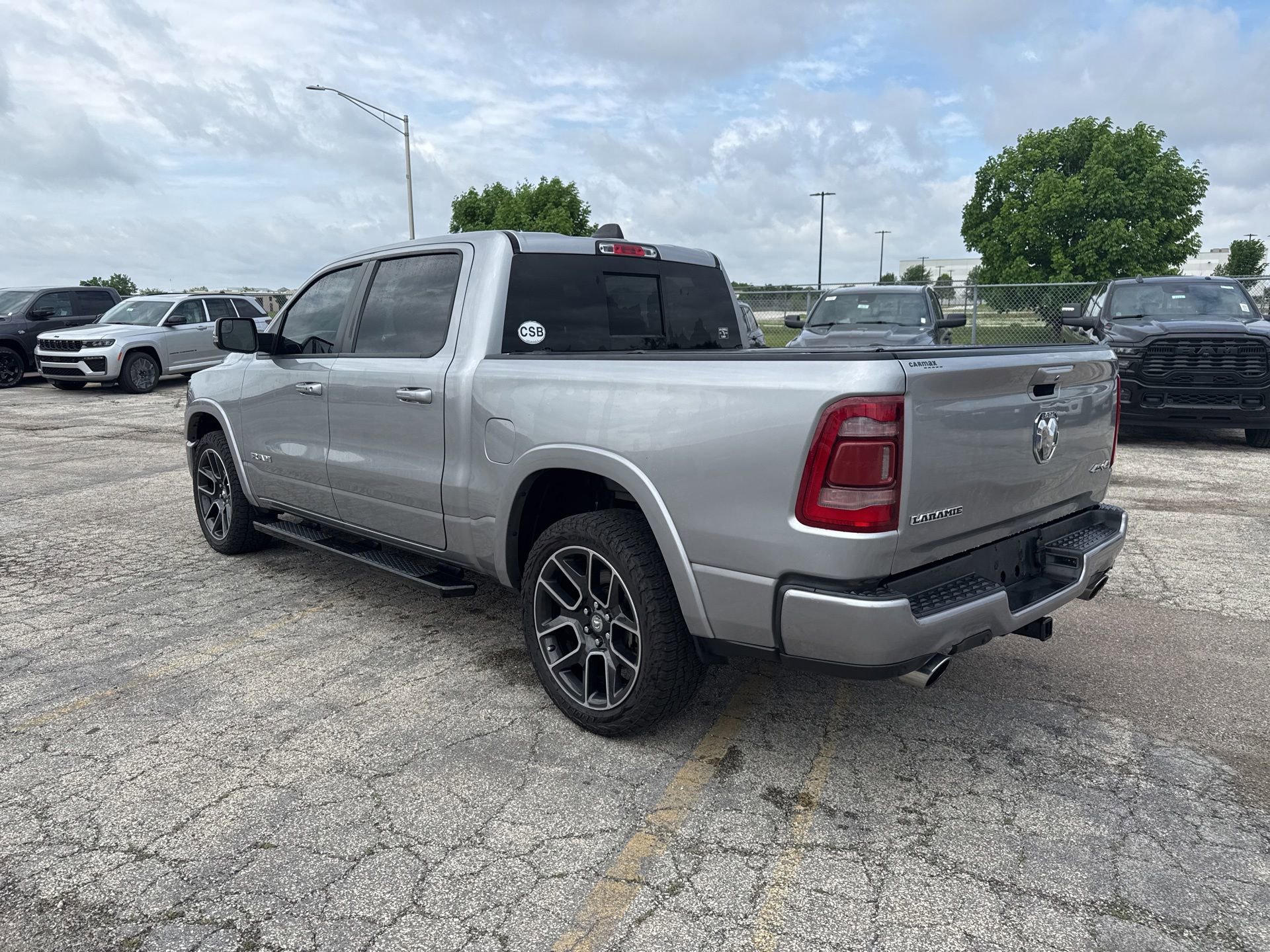 Used 2019 RAM 1500 Laramie AWD/4WD image 8