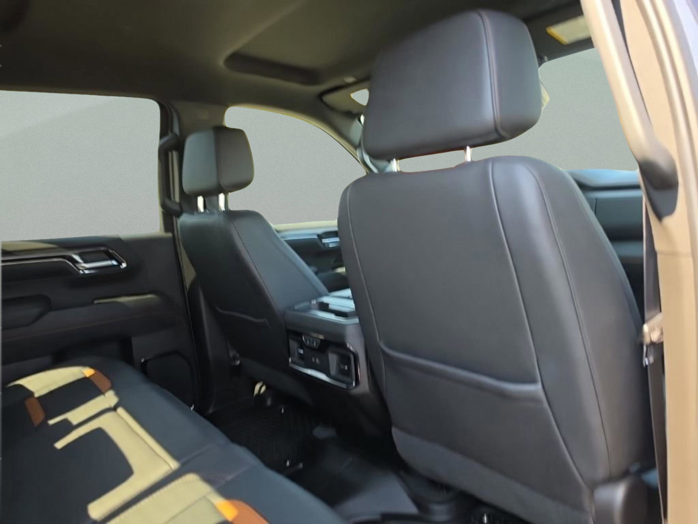 Used 2023 GMC Sierra 1500 AT4 w/ AT4 Premium Package image 28