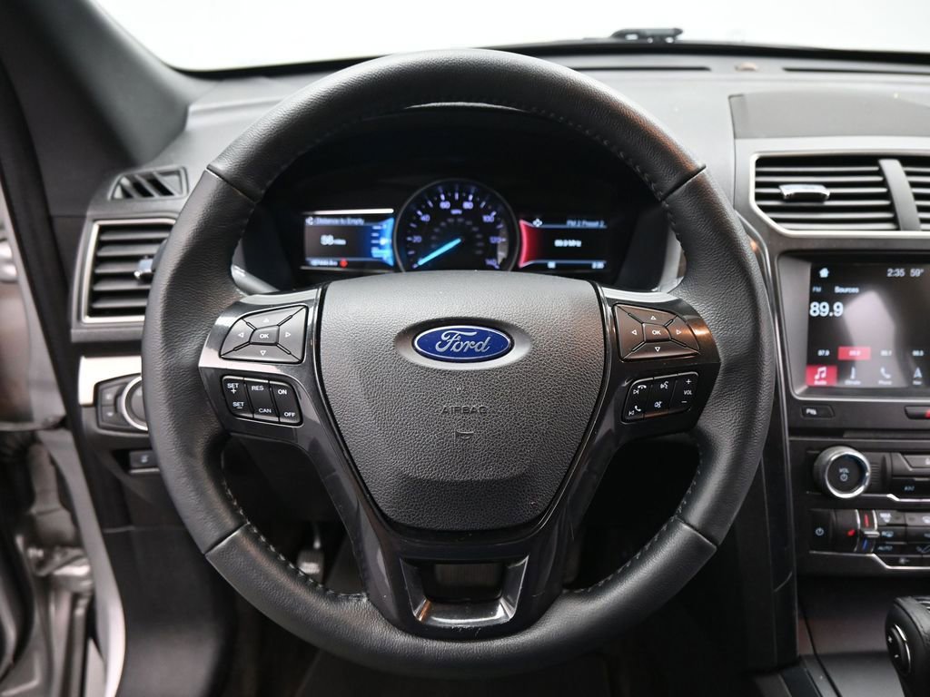Certified 2018 Ford Explorer XLT w/ Equipment Group 202A image 11