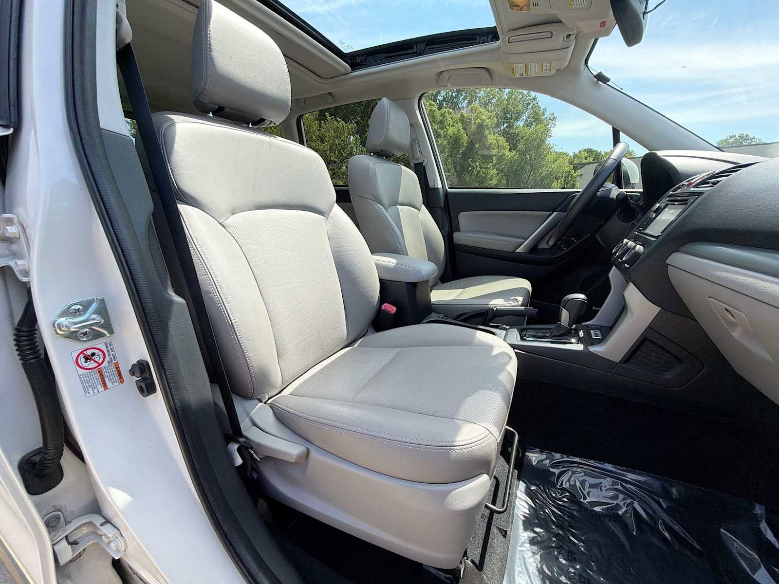 Used 2015 Subaru Forester 2.5i Touring w/ Eyesight & Navigation System AWD/4WD image 19