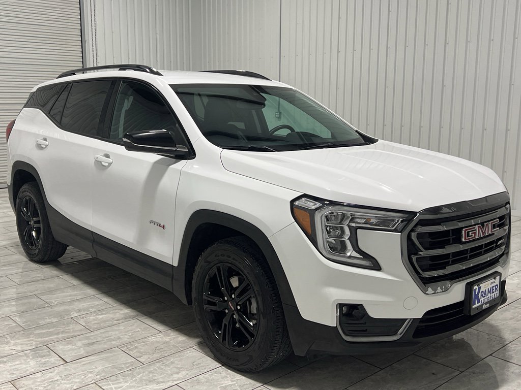 Used 2023 GMC Terrain AT4 image 7