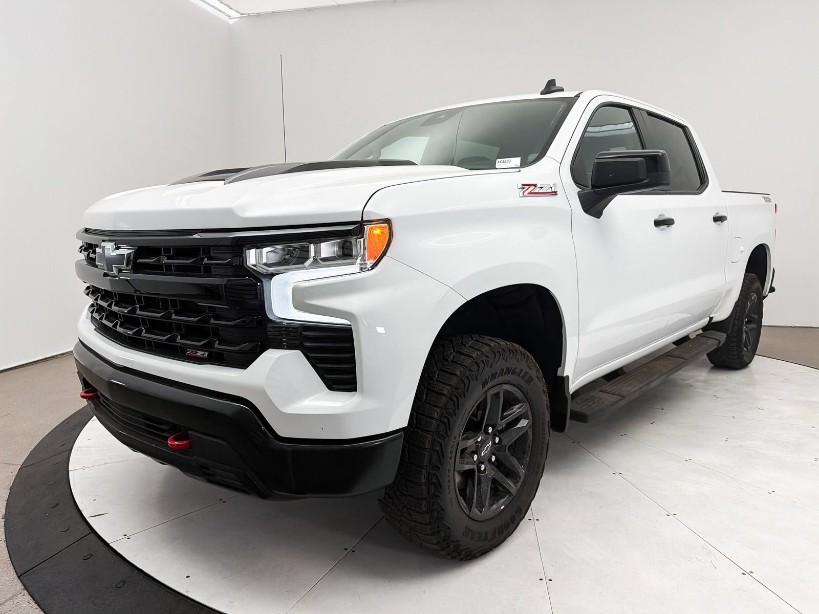 Used 2024 Chevrolet Silverado 1500 LT Trail Boss w/ Protection Package AWD/4WD image 12