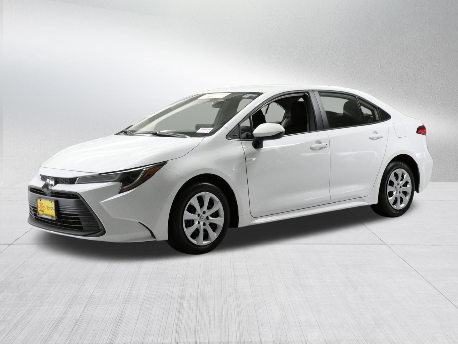 Certified 2025 Toyota Corolla LE FWD image 3