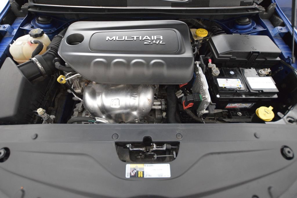 Used 2015 Chrysler 200 Limited image 20