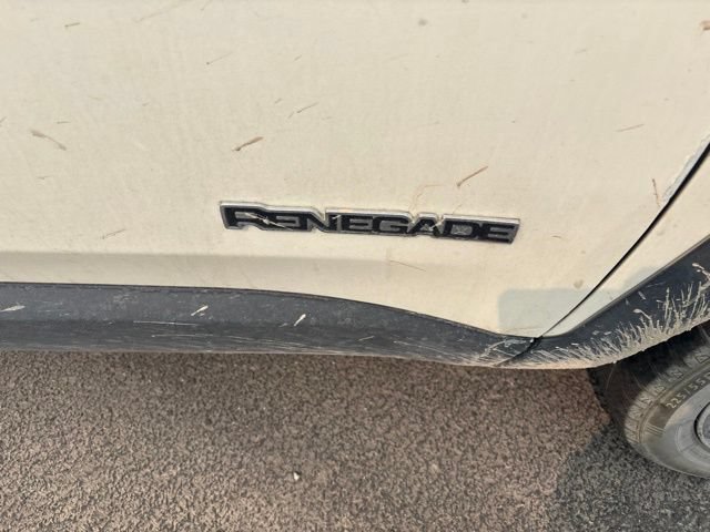Used 2017 Jeep Renegade Latitude AWD/4WD image 8
