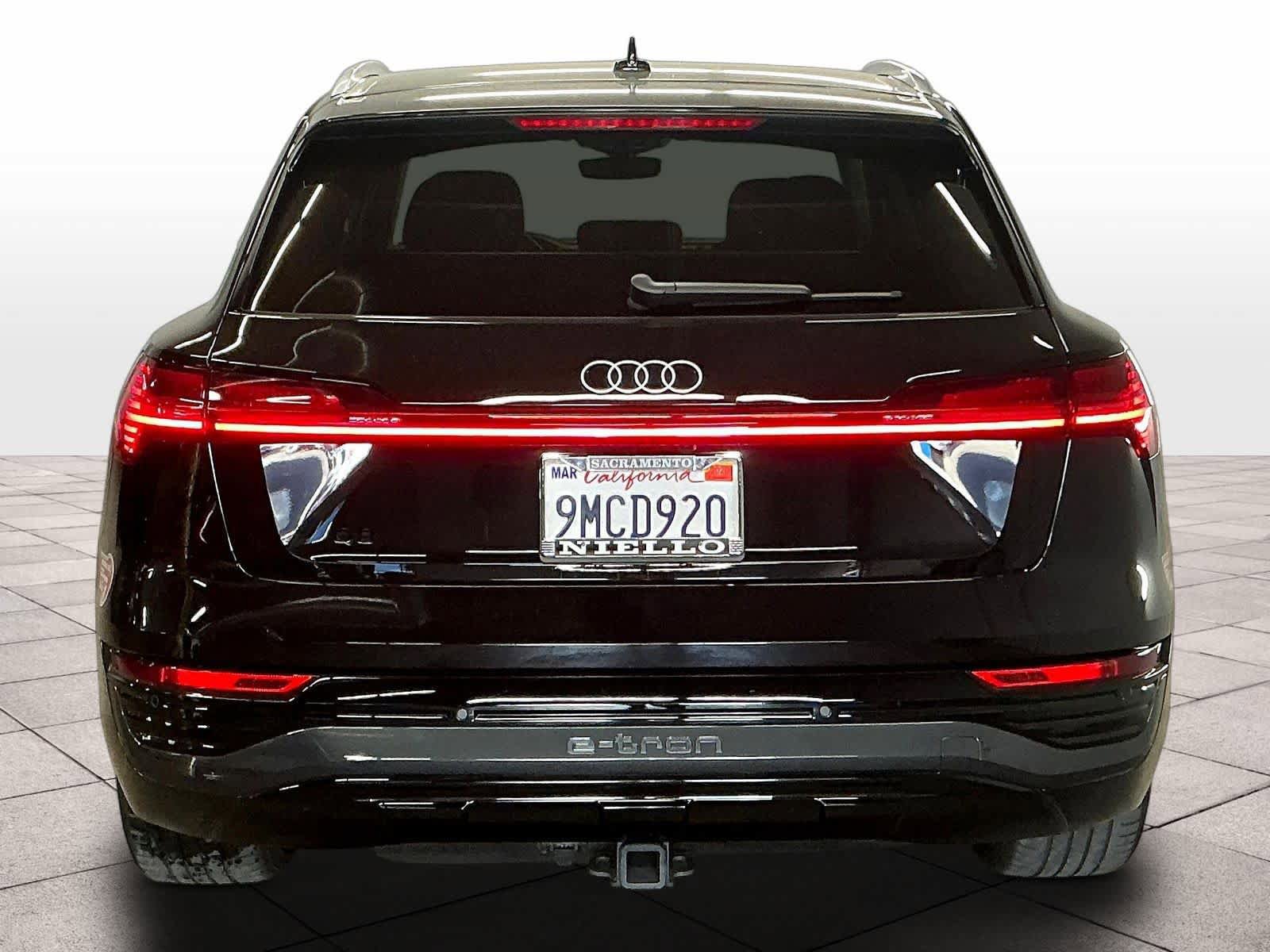 Certified 2024 Audi Q8 e-tron Premium Plus w/ Premium Plus Package AWD/4WD image 6