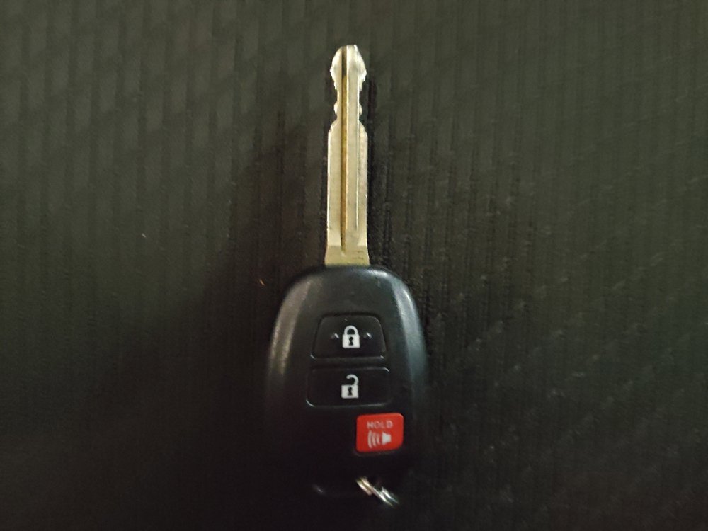 Used 2018 Toyota Highlander LE image 32