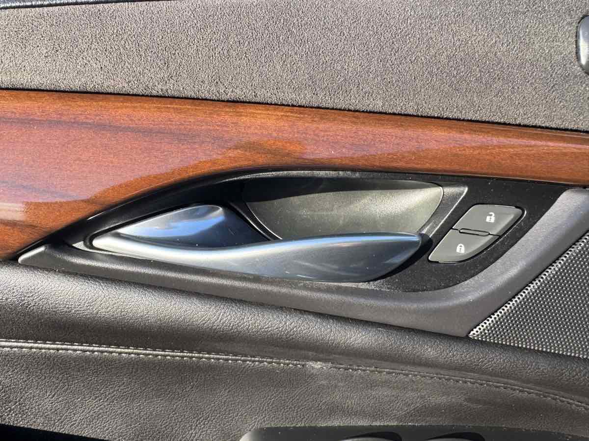 Used 2018 Cadillac Escalade Premium Luxury image 29