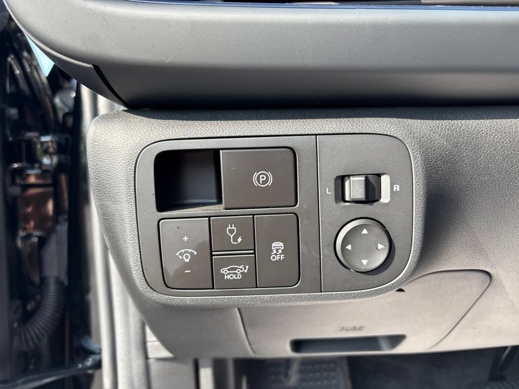 Used 2025 Hyundai Ioniq 6 SE AWD/4WD image 19
