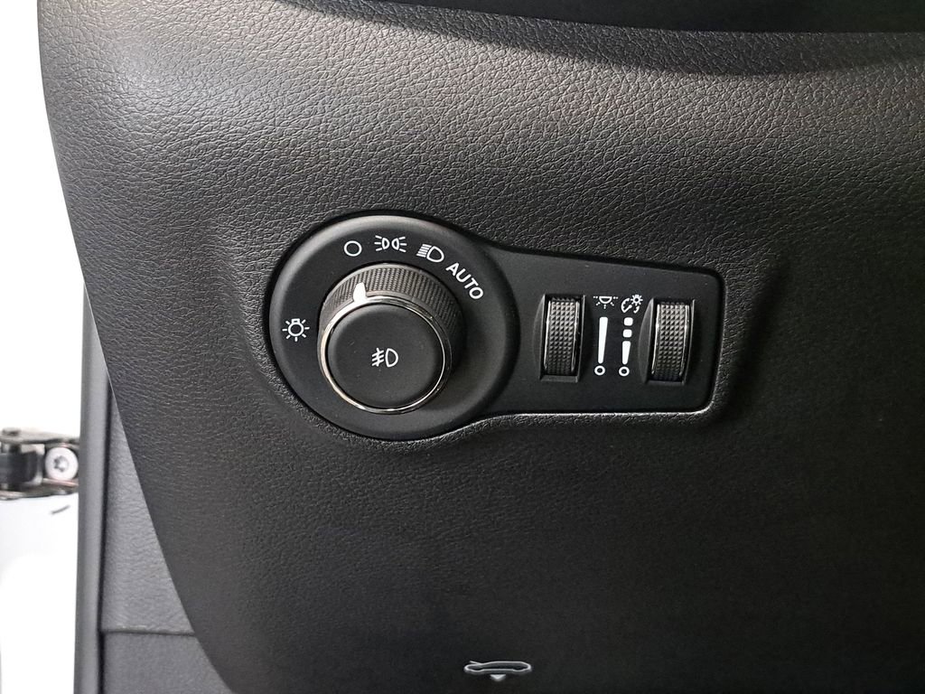 Certified 2023 Jeep Compass Latitude AWD/4WD image 25
