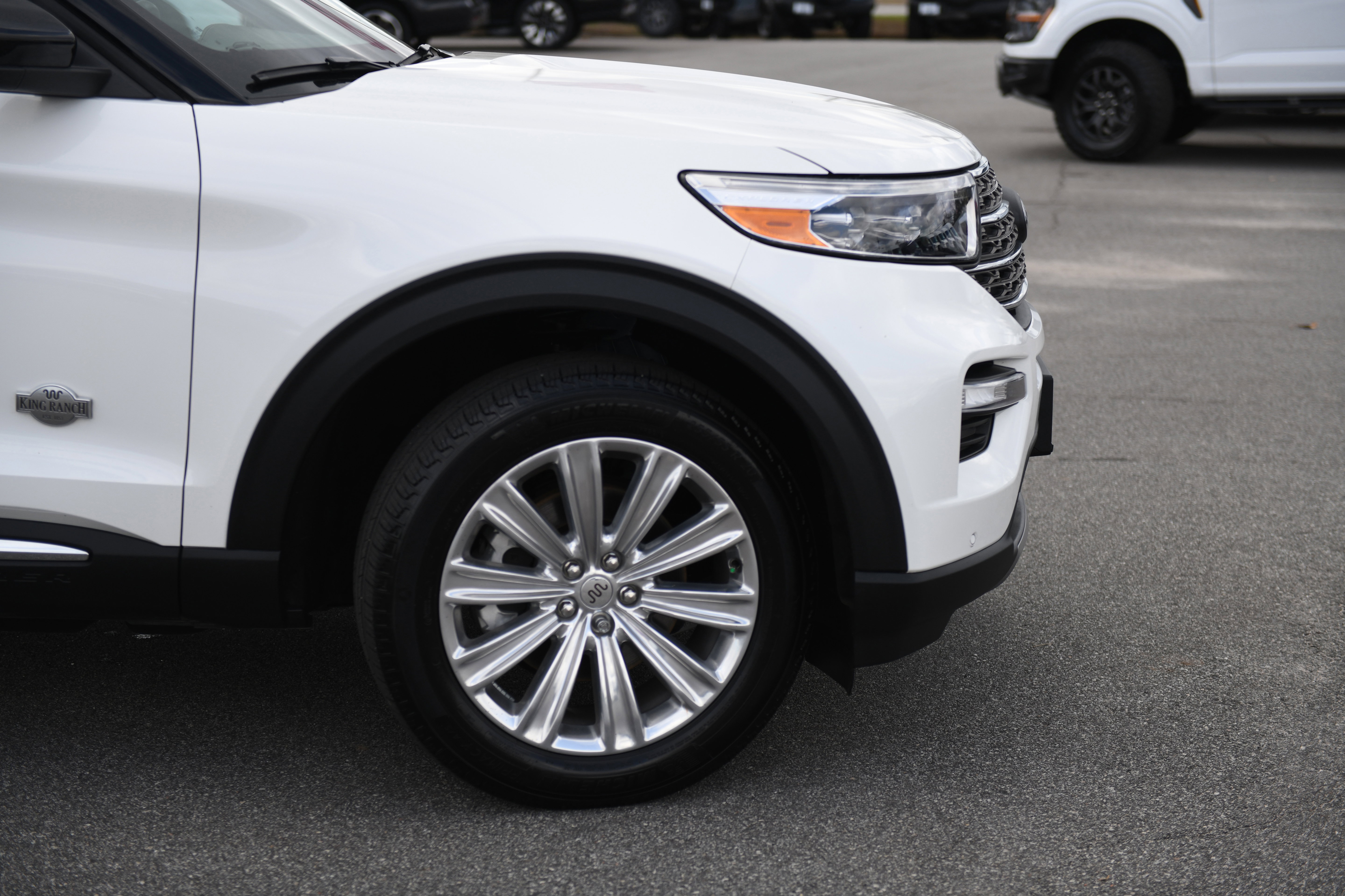 Used 2024 Ford Explorer King Ranch w/ Technology Package image 3