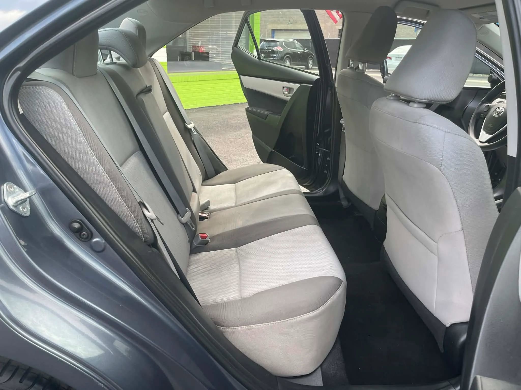 Used 2017 Toyota Corolla SE FWD image 14