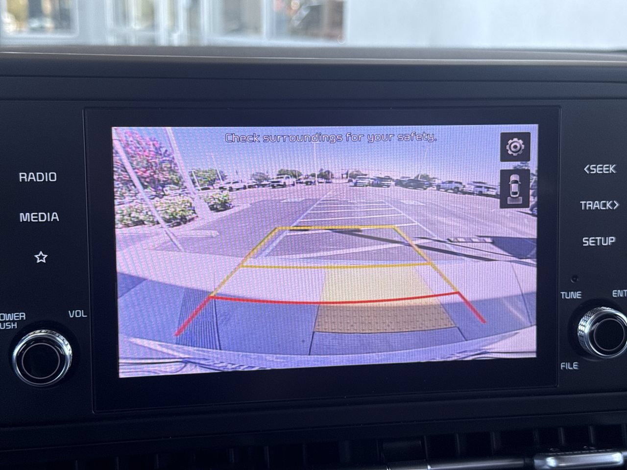 Used 2022 Kia Carnival LX FWD image 13