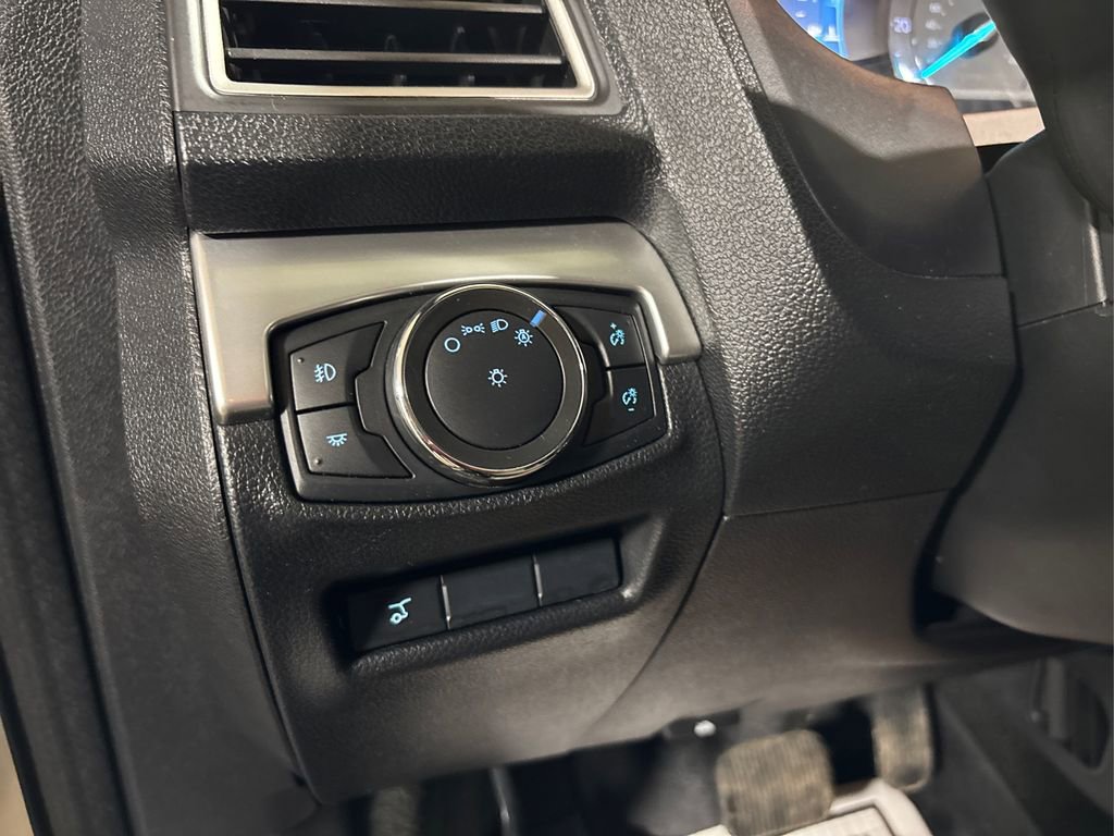 Used 2017 Ford Explorer XLT w/ Equipment Group 202A image 38