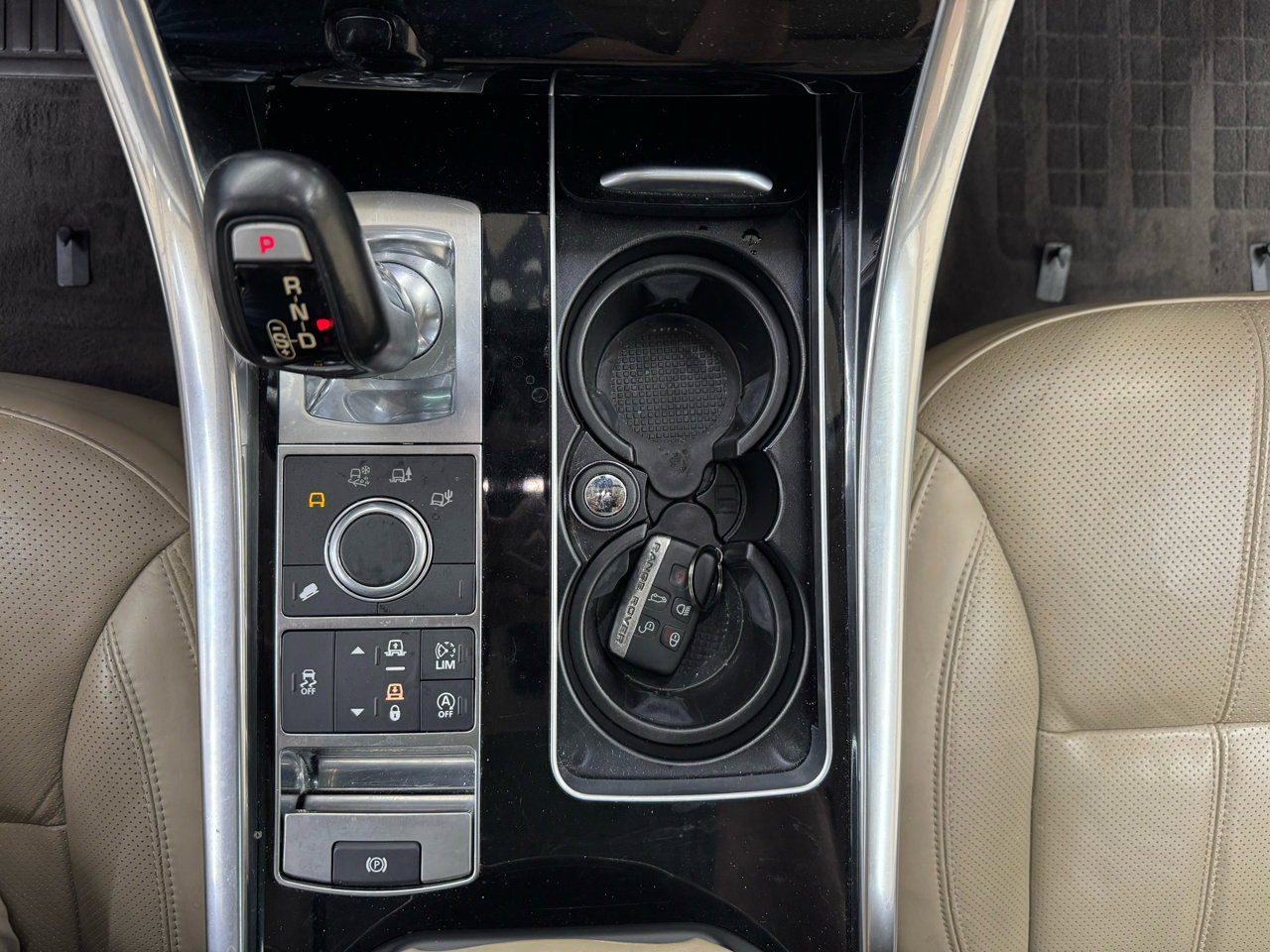 Used 2017 Land Rover Range Rover Sport HSE image 26