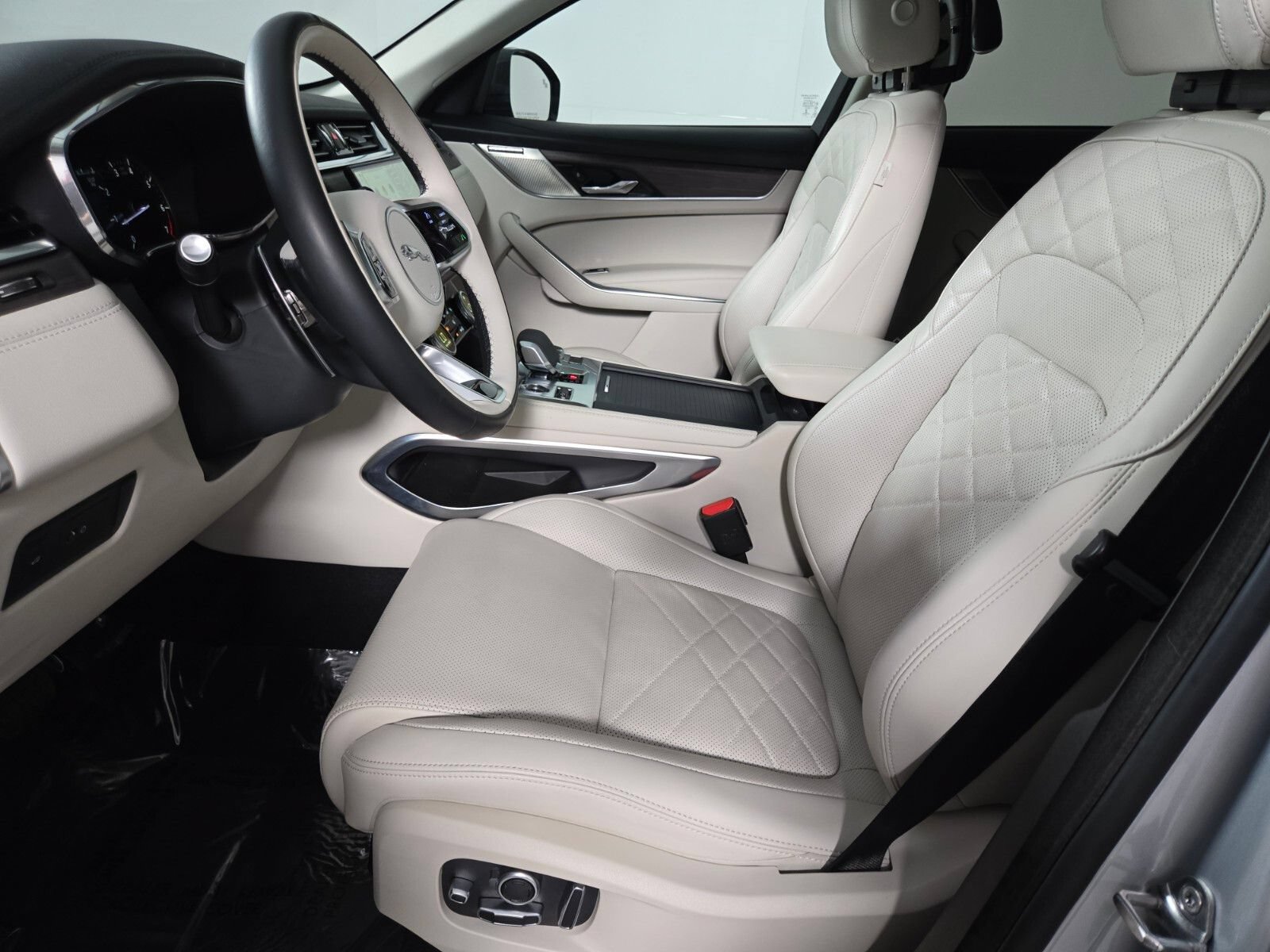 Used 2023 Jaguar F-PACE S AWD/4WD image 11