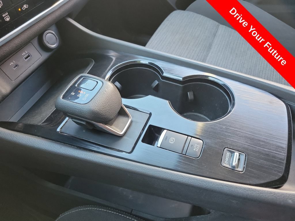 Used 2021 Nissan Rogue S FWD image 12