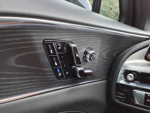 New 2026 Cadillac Lyriq V image 21