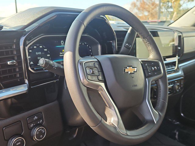 Used 2022 Chevrolet Silverado 1500 LT RWD image 11