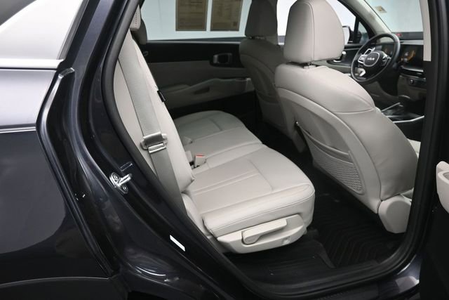 Used 2025 Kia Sorento S FWD image 23