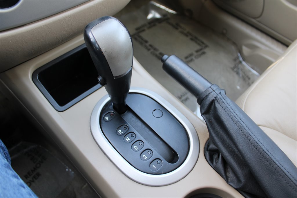 Used 2007 Ford Escape Limited image 27
