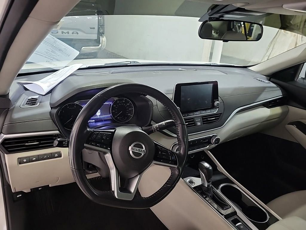 Used 2022 Nissan Altima 2.5 SV w/ SV Premium Package image 10