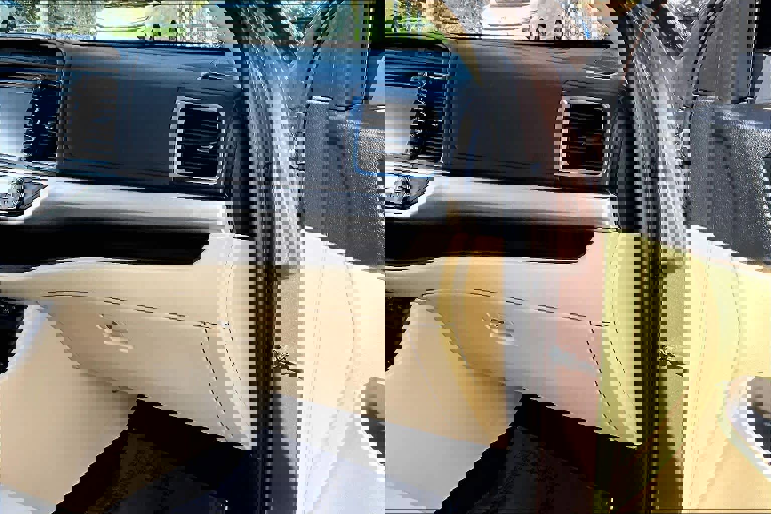 Used 2017 Toyota Highlander XLE image 18