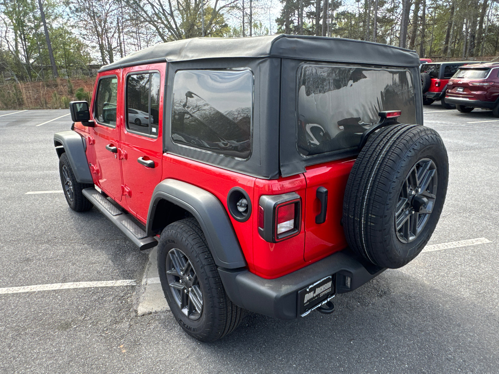 Used 2025 Jeep Wrangler Sport S image 7