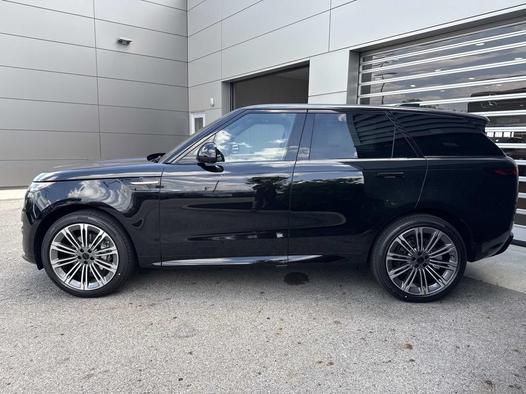 New 2026 Land Rover Range Rover Sport Dynamic SE AWD/4WD image 4