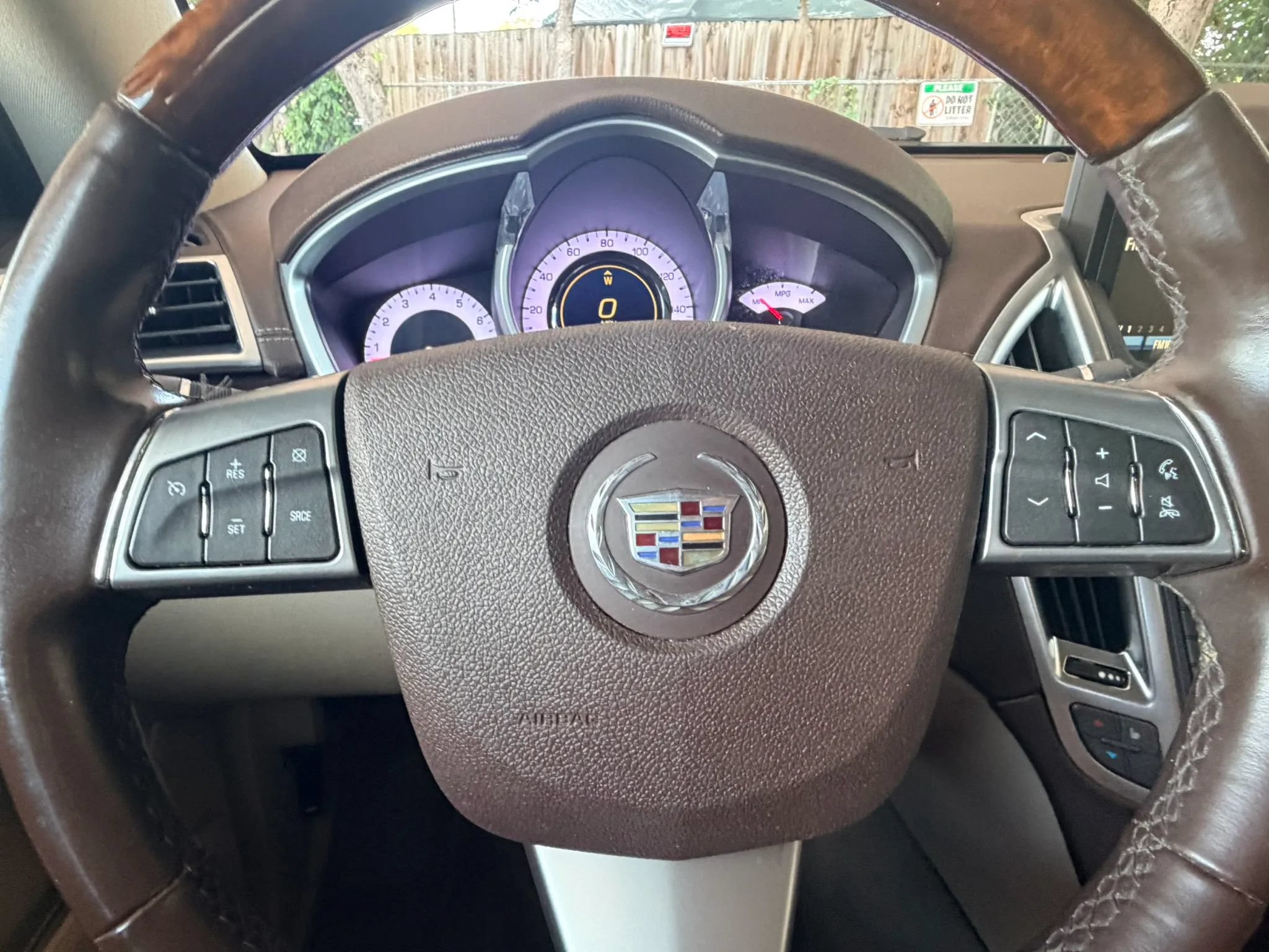 Used 2010 Cadillac SRX Luxury FWD image 22