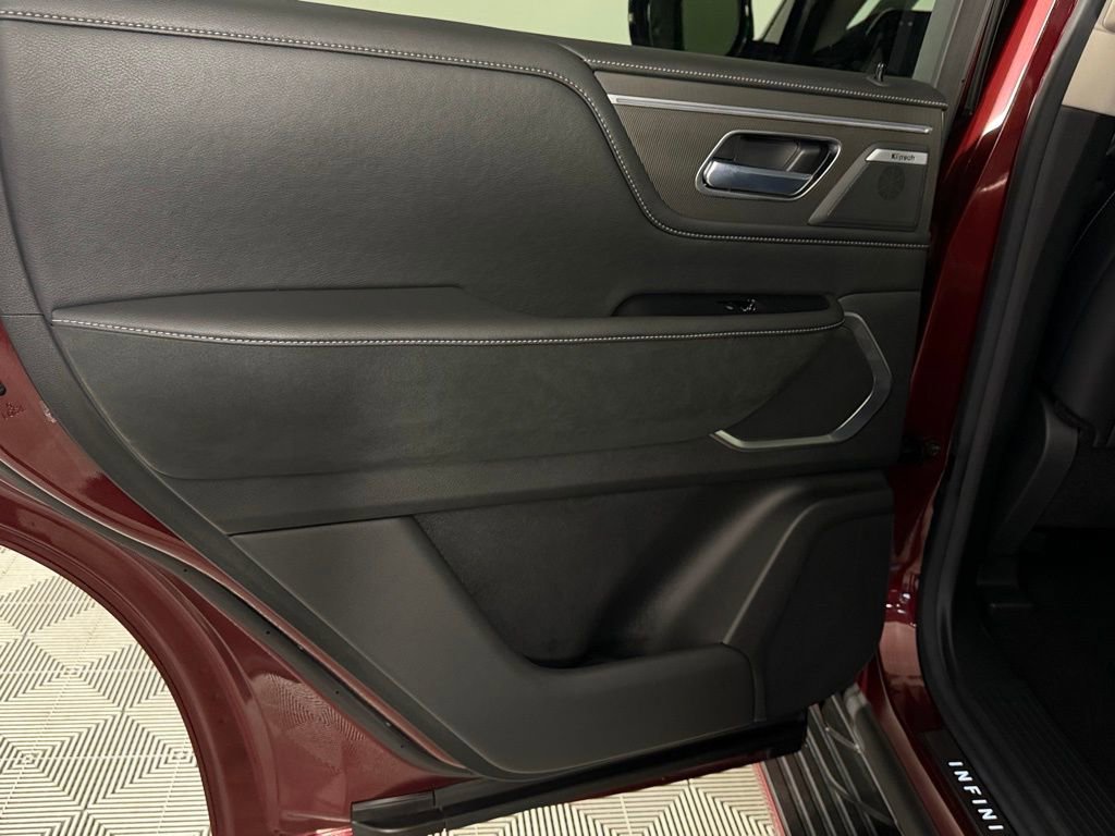 Used 2025 INFINITI QX80 Luxe RWD image 26