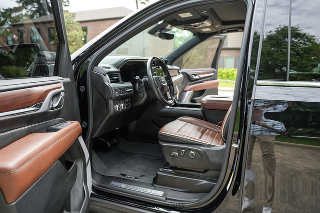 Used 2024 GMC Yukon Denali Ultimate w/ LPO, Floor Liner Package AWD/4WD image 20
