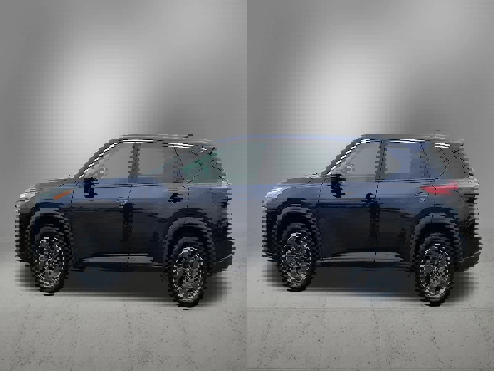 Used 2024 Nissan Rogue SV image 3