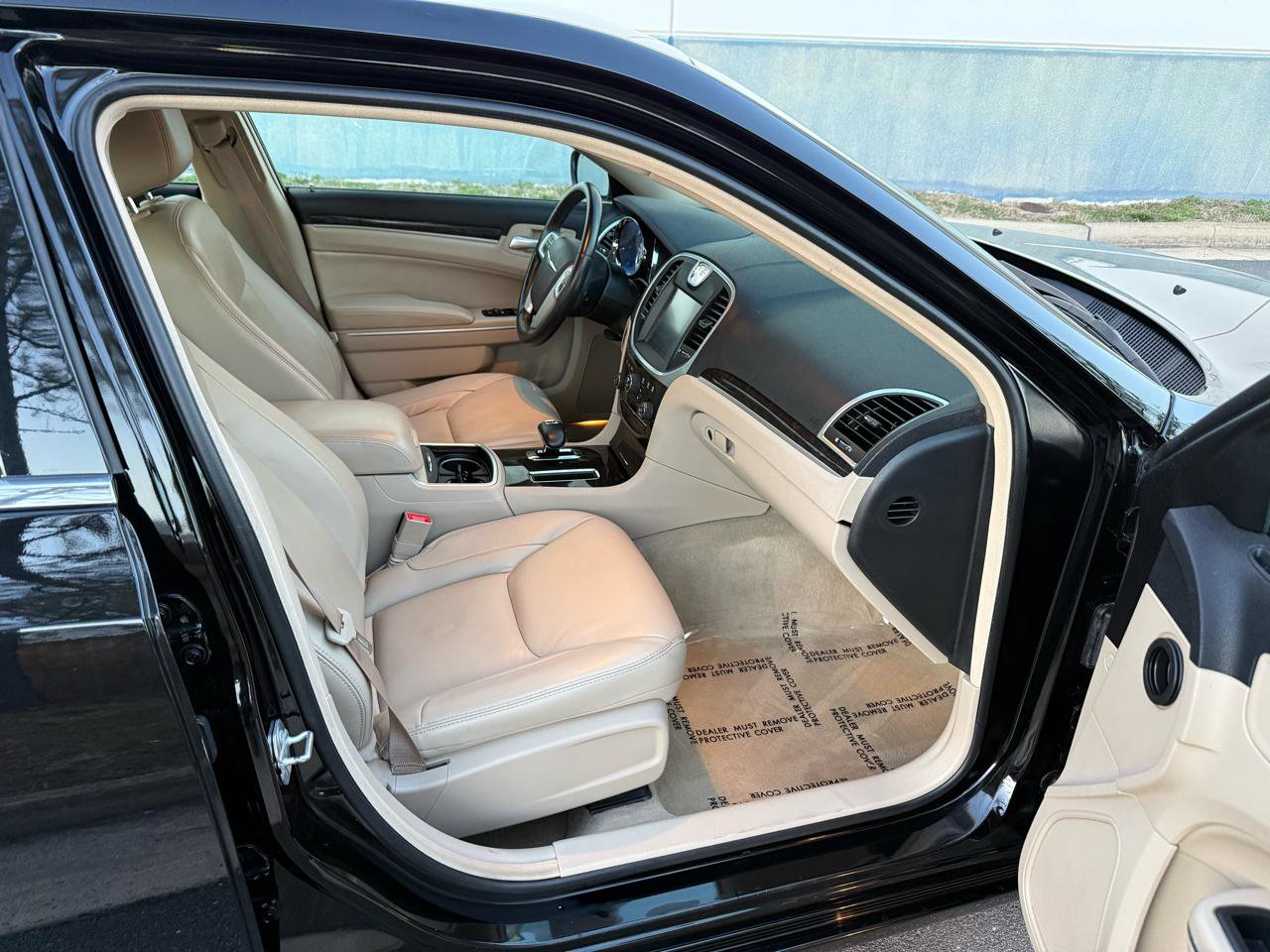Used 2014 Chrysler 300 image 19