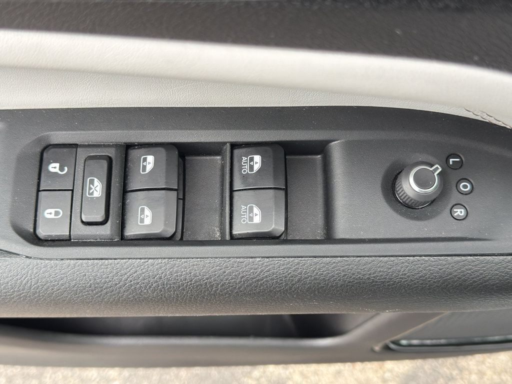 Used 2024 Jeep Compass Limited w/ Elite Group AWD/4WD image 12