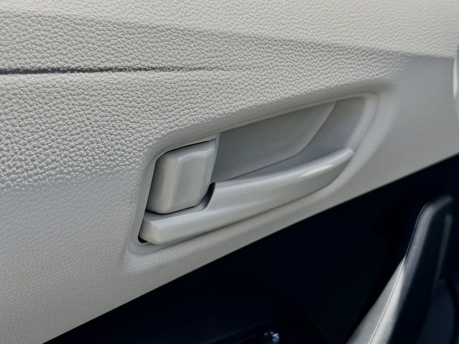 Used 2026 Toyota Corolla LE w/ Carpet Mat Package (TMS) image 22