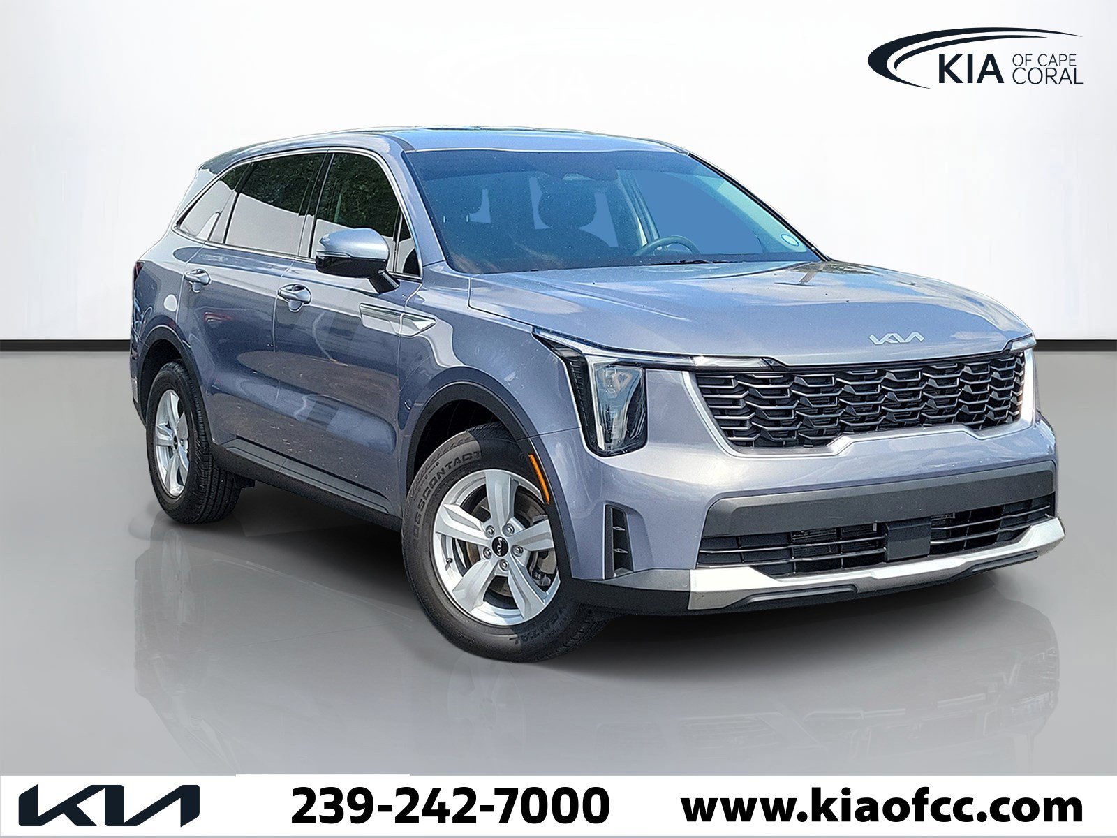 Certified 2025 Kia Sorento LX FWD image 1