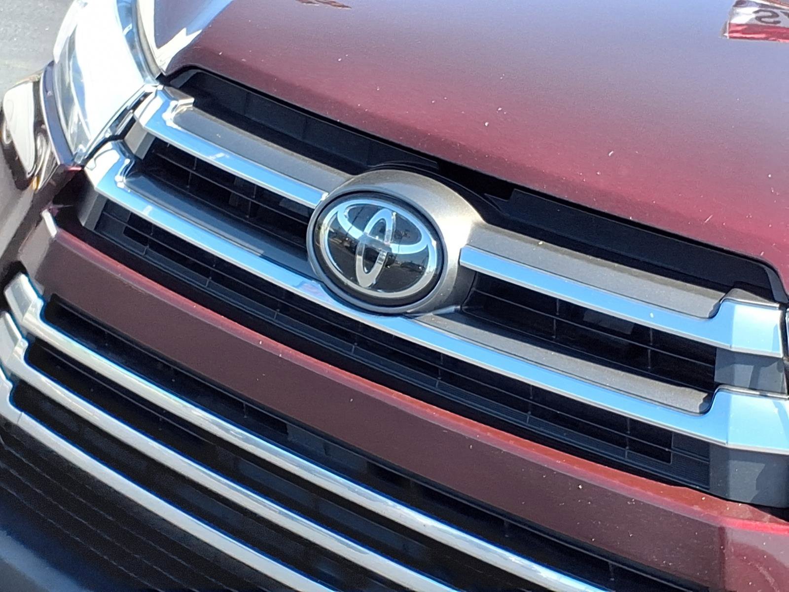 Used 2019 Toyota Highlander Limited AWD/4WD image 32