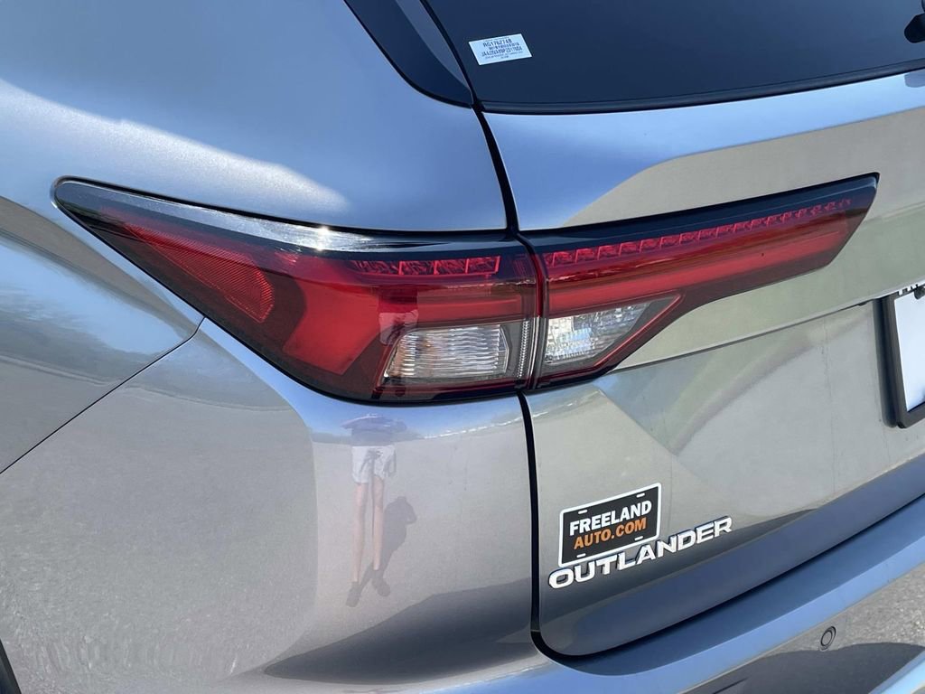 Used 2023 Mitsubishi Outlander SEL image 11
