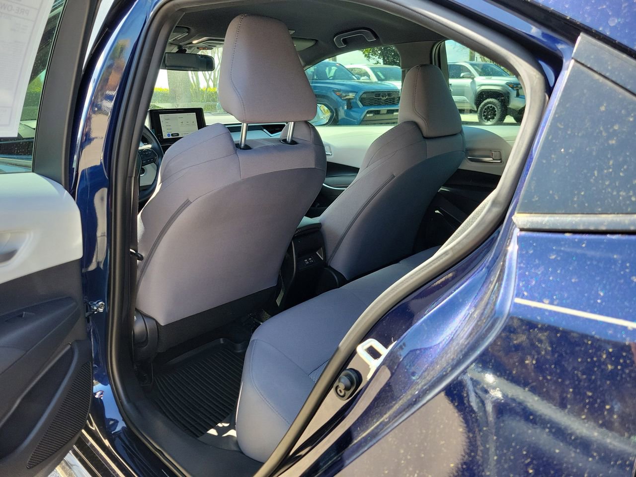 Used 2023 Toyota Corolla SE image 9