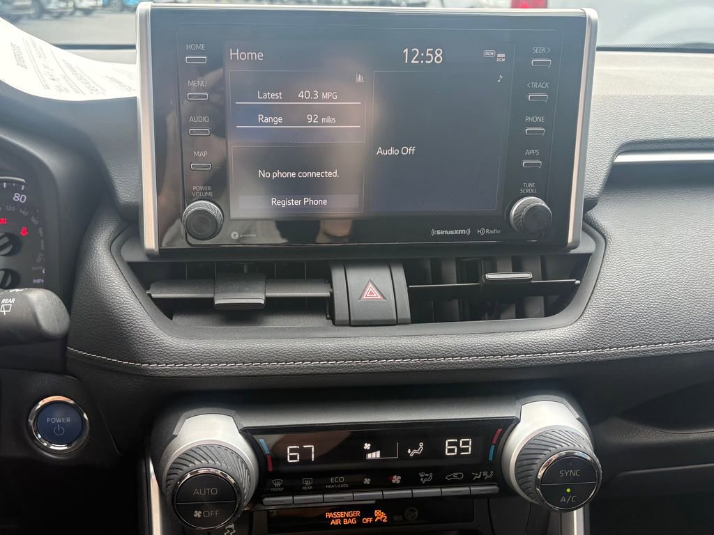 Used 2021 Toyota RAV4 XLE w/ Convenience Package image 9