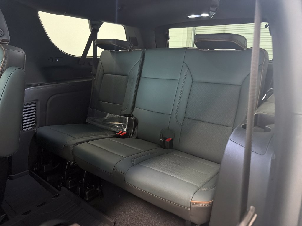 New 2026 GMC Yukon XL AT4 w/ LPO, Floor Liner Package AWD/4WD image 16