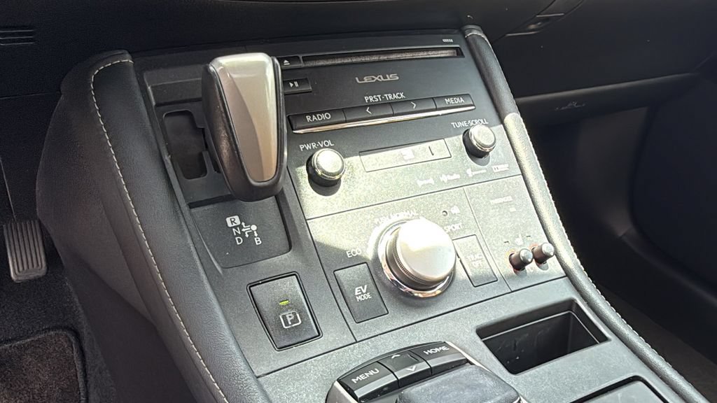 Used 2016 Lexus CT 200h w/ Navigation Package FWD image 34