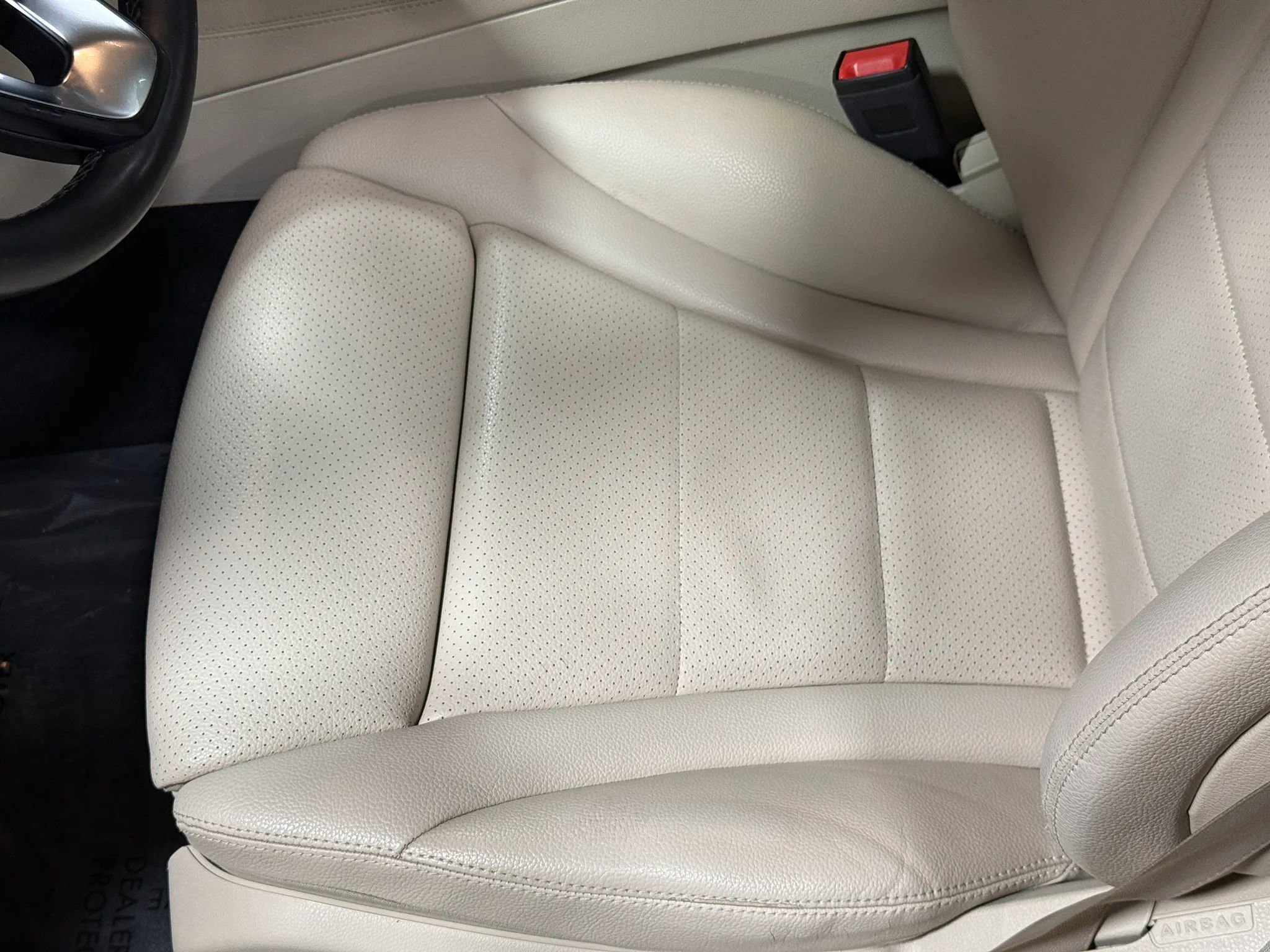 Used 2019 Mercedes-Benz GLC 300 4MATIC w/ Premium Package image 18